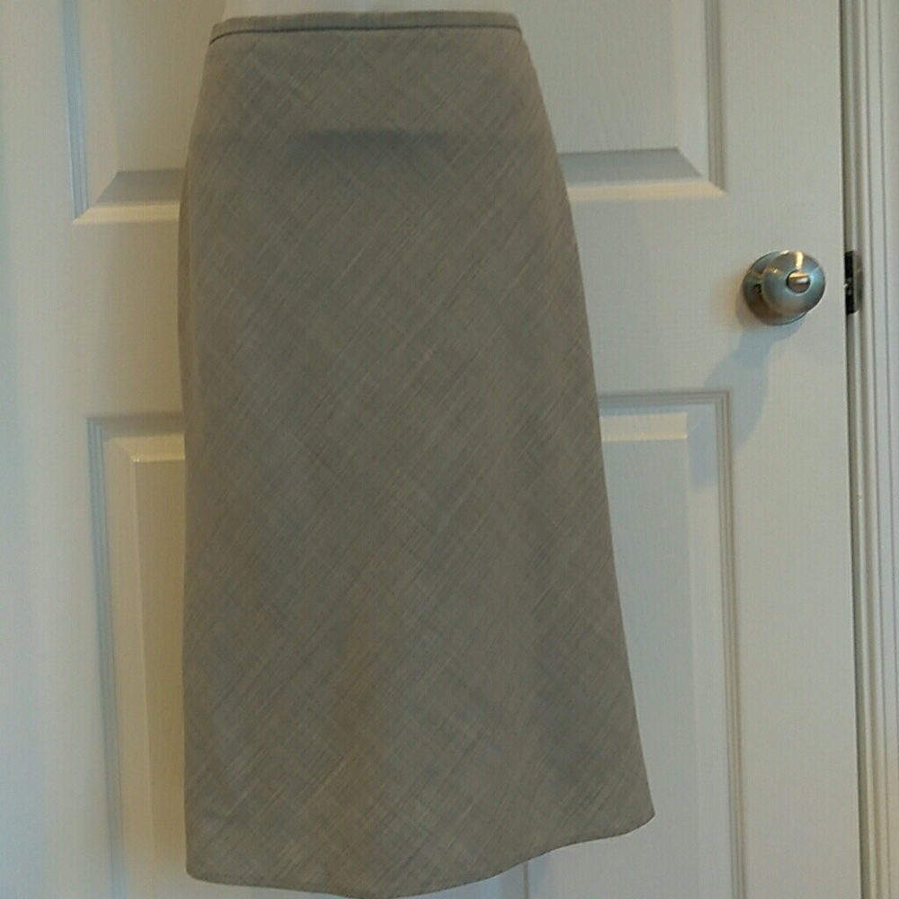 Banana Republic lt wt wool skirt